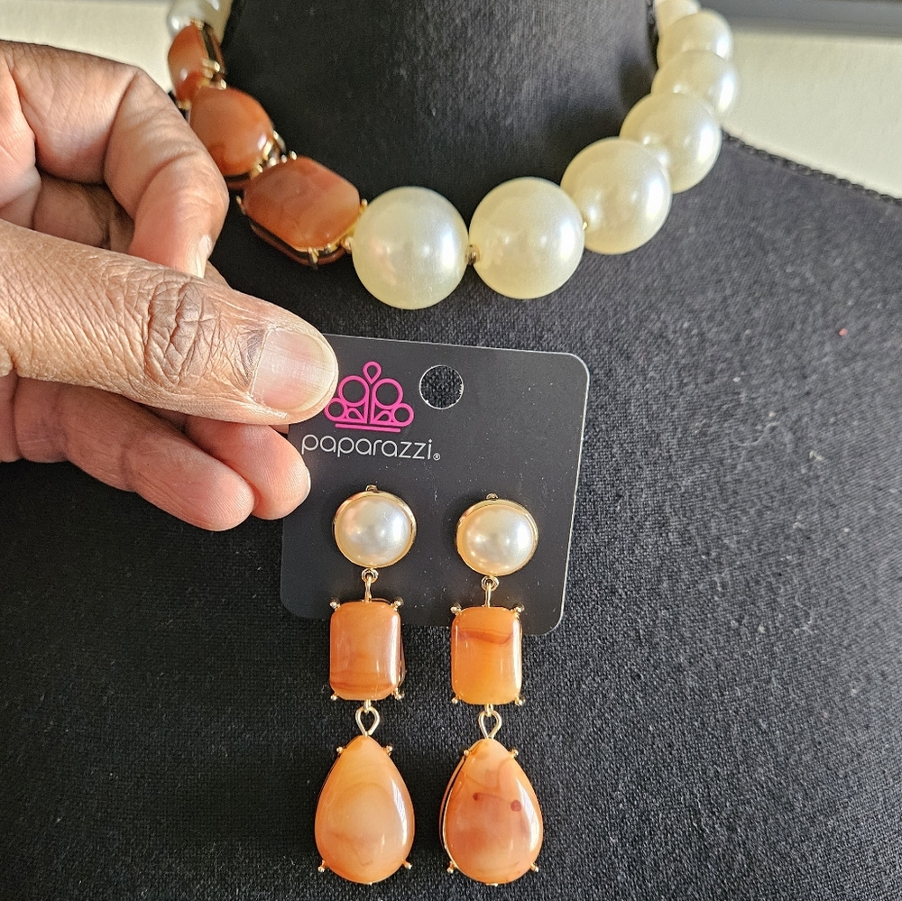Marbled Orange and Cream Necklace Set - Picture 7 of 9